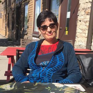 Meet your Posher, Julia